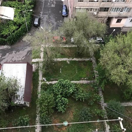 Ferienwohnung 33 Martiros Saryan Street Erivan Exterior foto