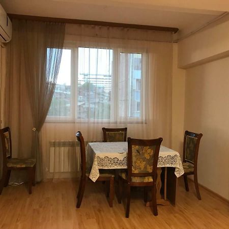 Ferienwohnung 33 Martiros Saryan Street Erivan Exterior foto