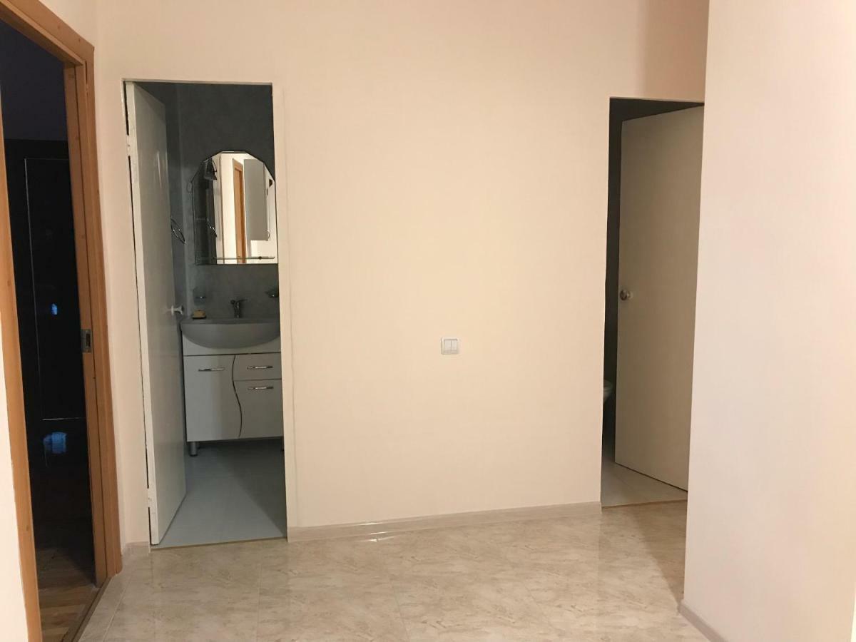 Ferienwohnung 33 Martiros Saryan Street Erivan Exterior foto