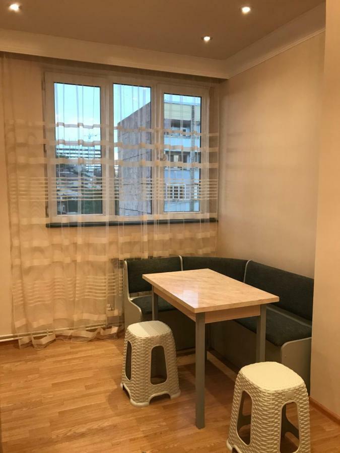 Ferienwohnung 33 Martiros Saryan Street Erivan Exterior foto
