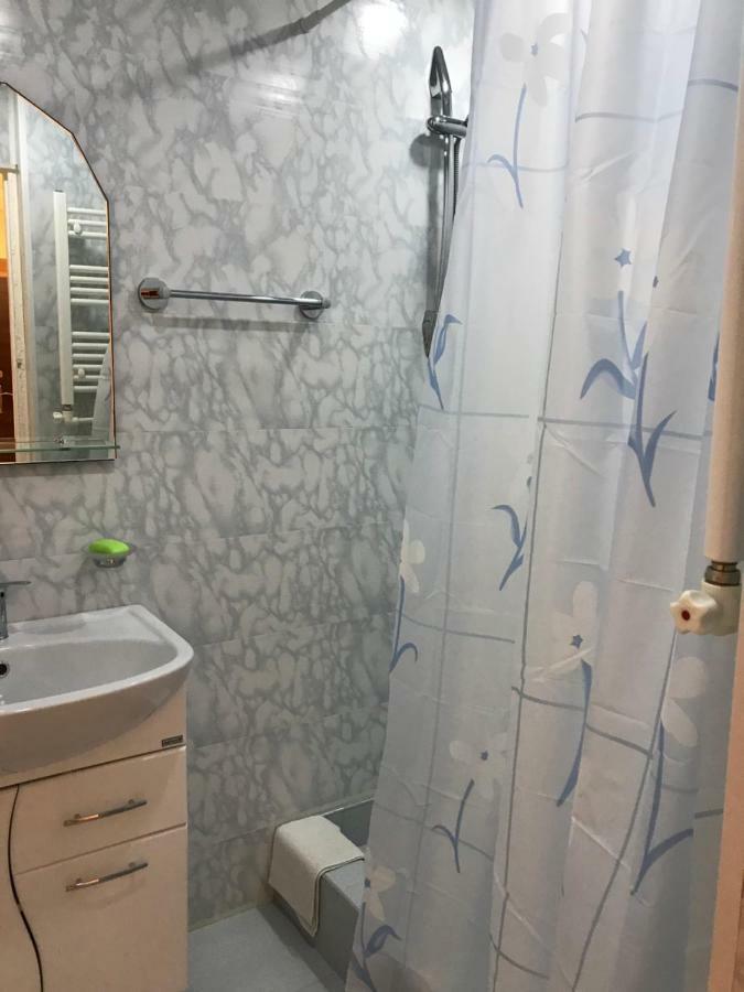 Ferienwohnung 33 Martiros Saryan Street Erivan Exterior foto