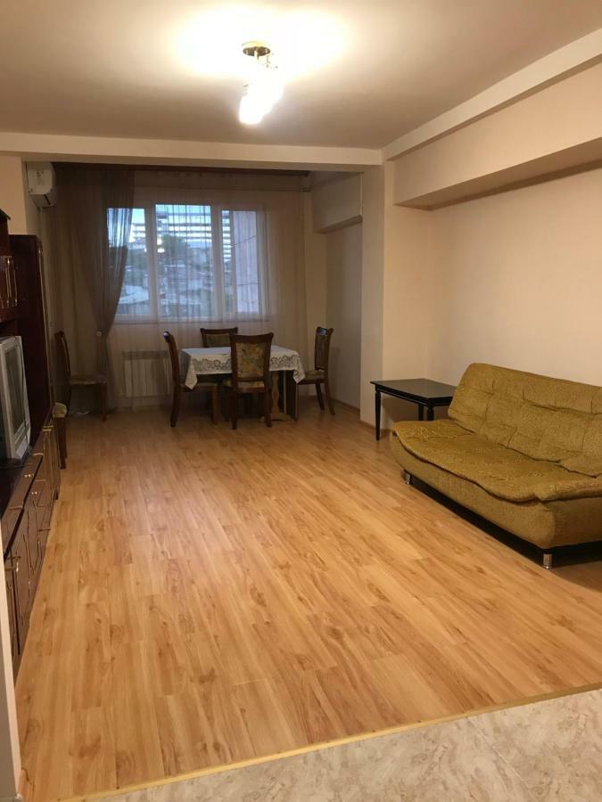 Ferienwohnung 33 Martiros Saryan Street Erivan Exterior foto