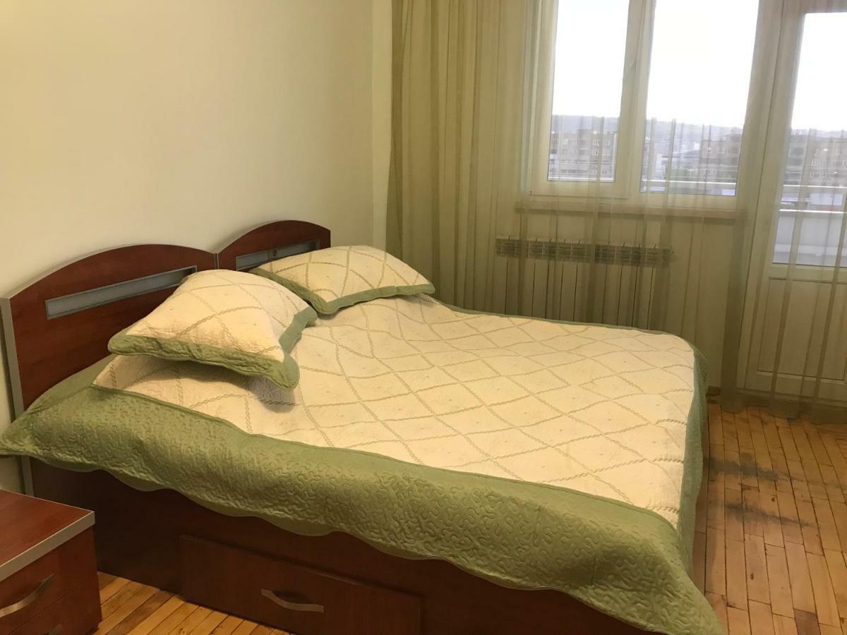 Ferienwohnung 33 Martiros Saryan Street Erivan Exterior foto