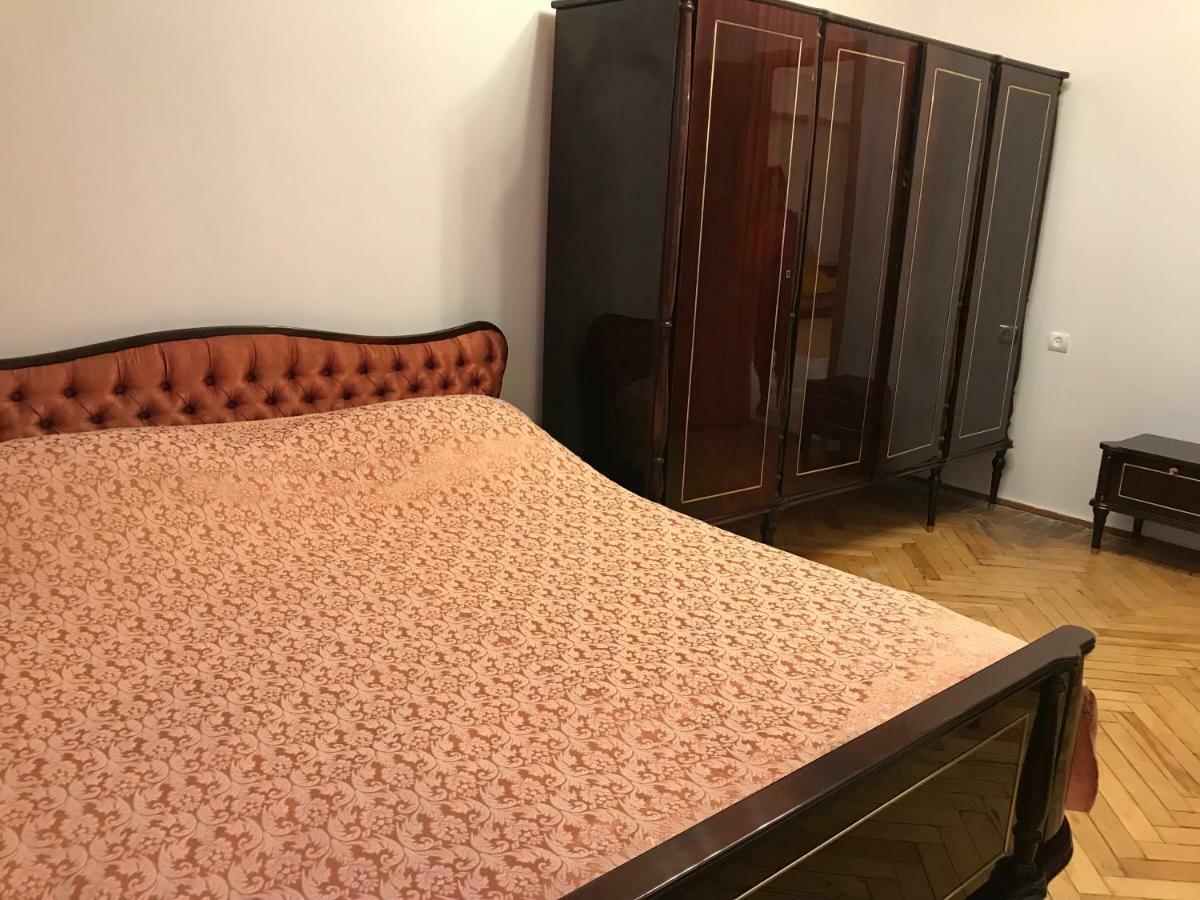 Ferienwohnung 33 Martiros Saryan Street Erivan Exterior foto