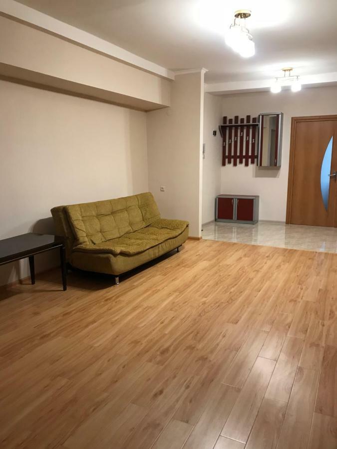 Ferienwohnung 33 Martiros Saryan Street Erivan Exterior foto