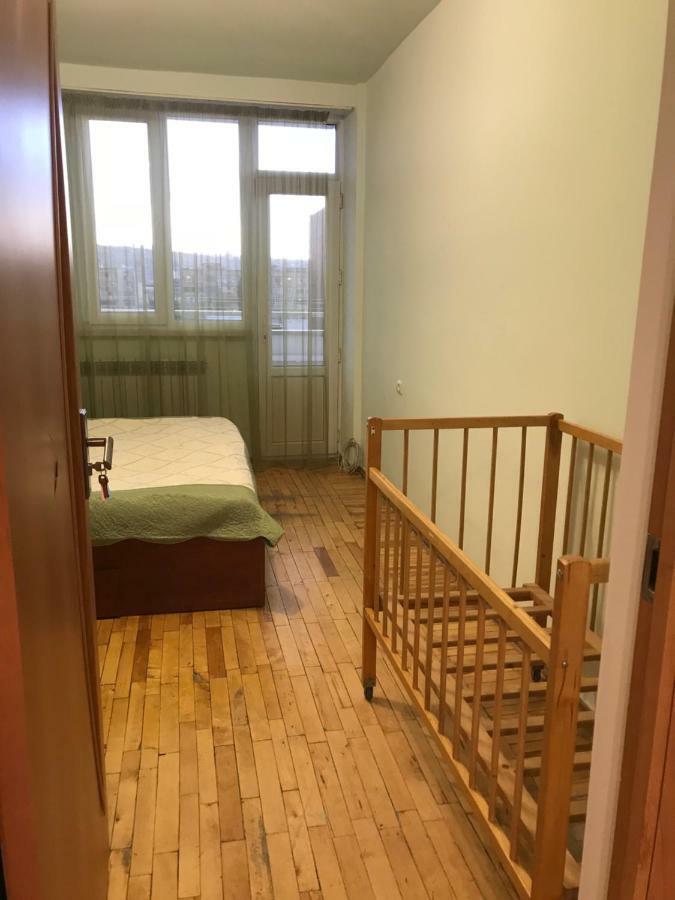 Ferienwohnung 33 Martiros Saryan Street Erivan Exterior foto